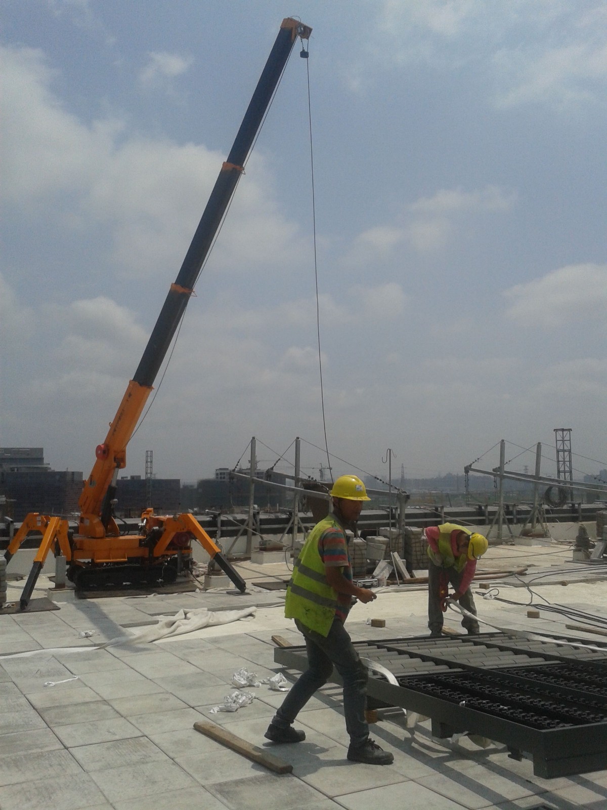 履带式起重机任务图片